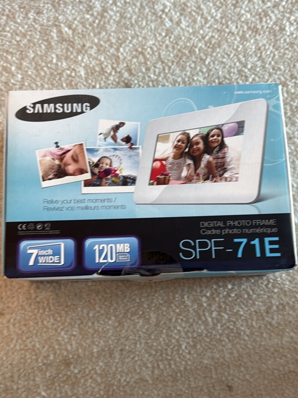 Samsung Digital Photo Frame Box in White and Blue